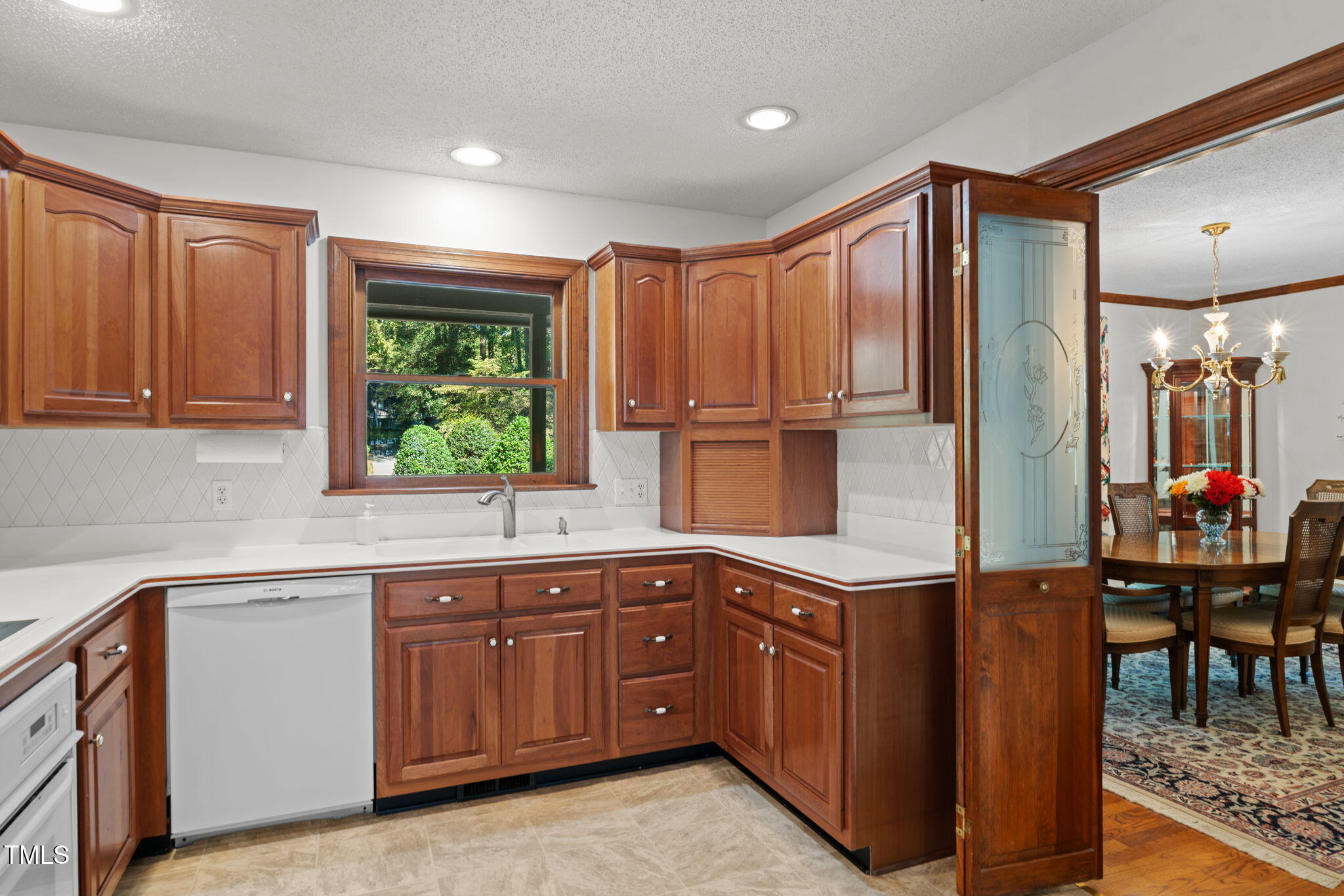 242 Lakeview Drive