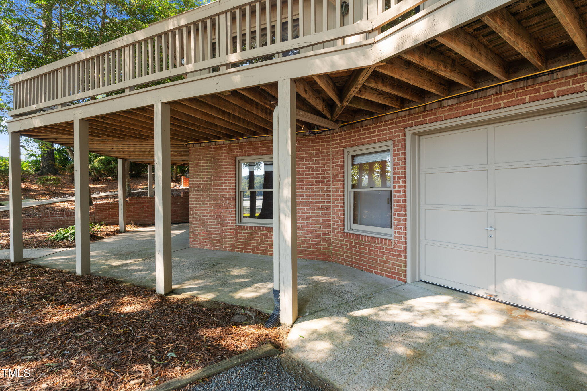 242 Lakeview Drive