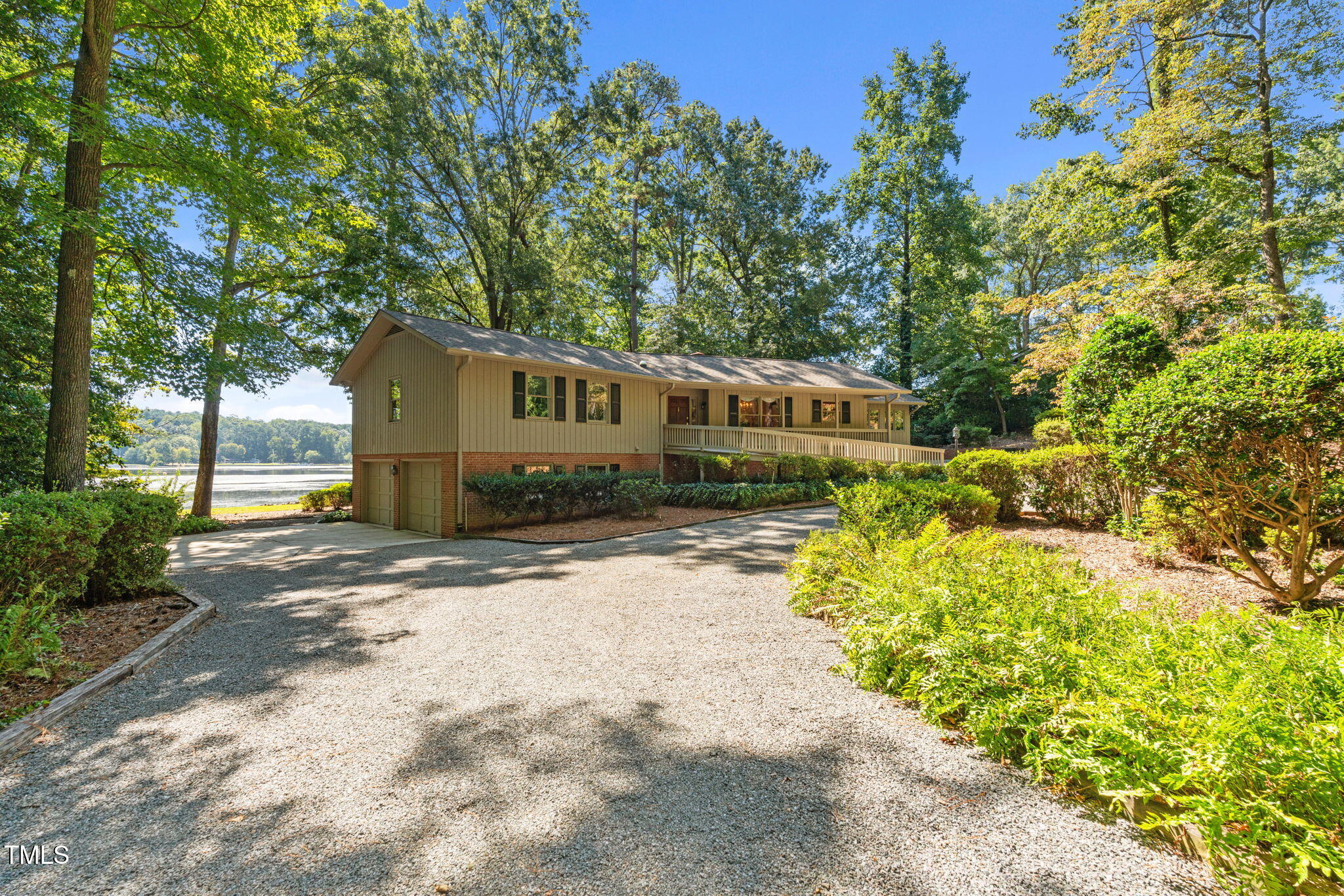 242 Lakeview Drive