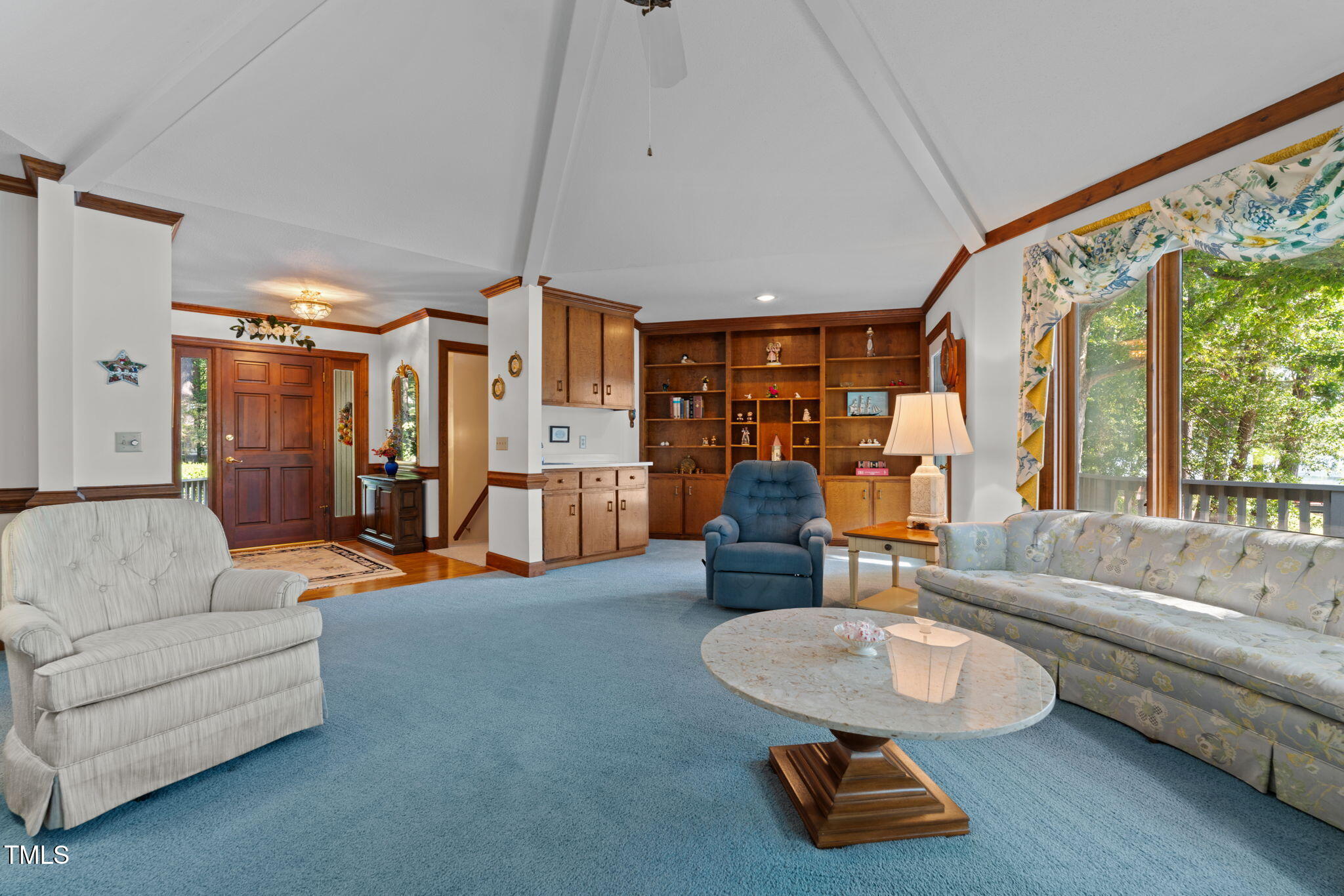 242 Lakeview Drive