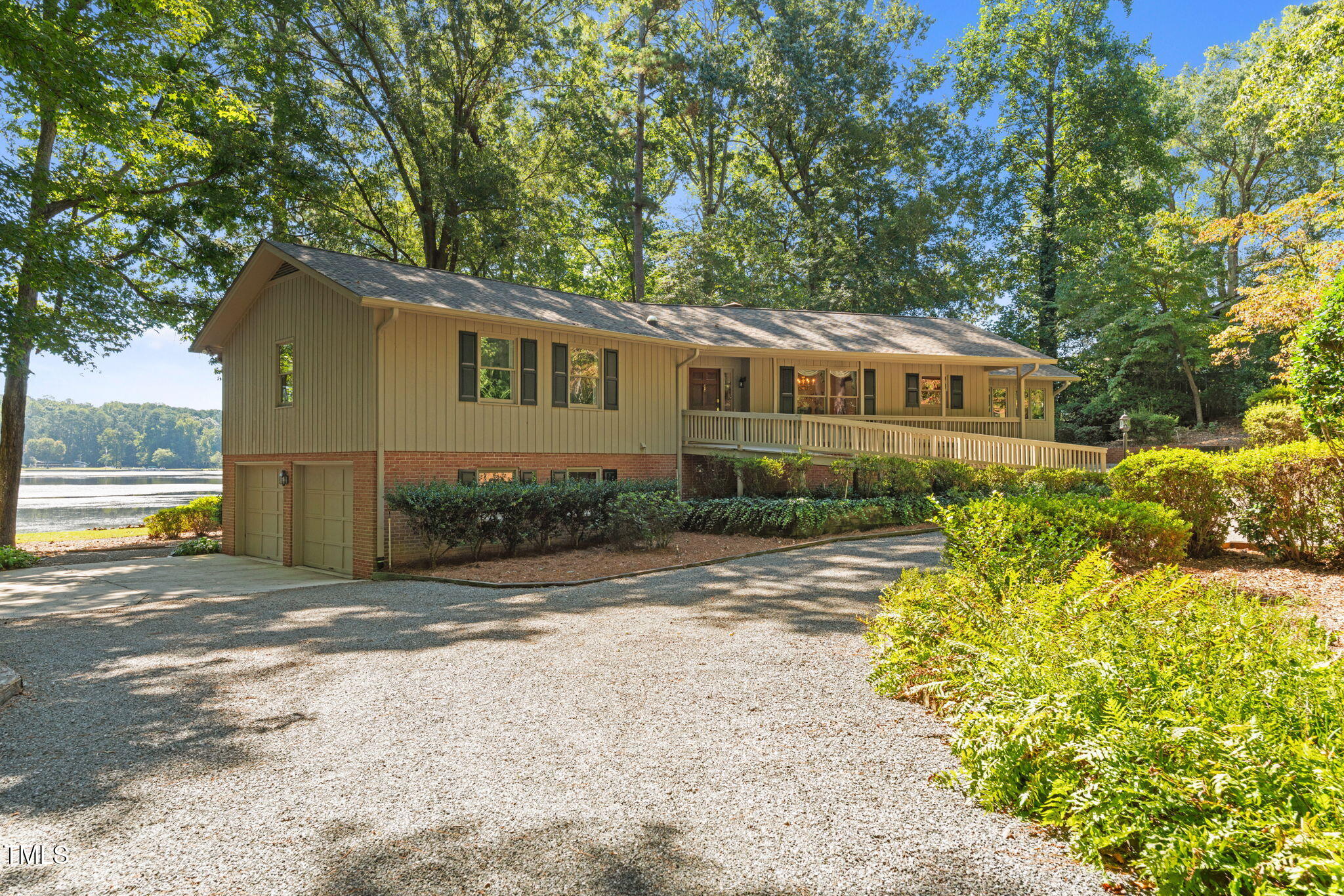 242 Lakeview Drive