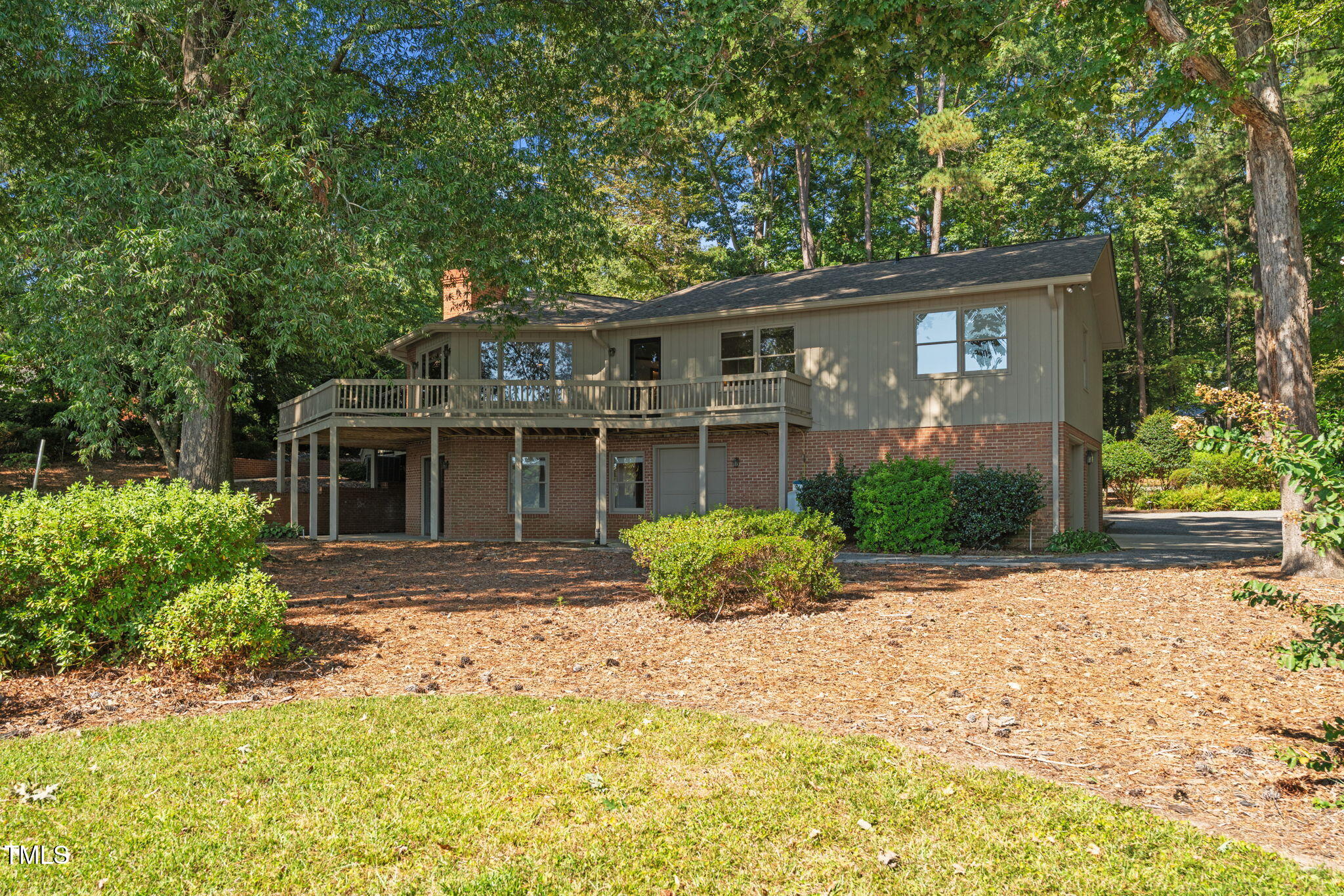 242 Lakeview Drive