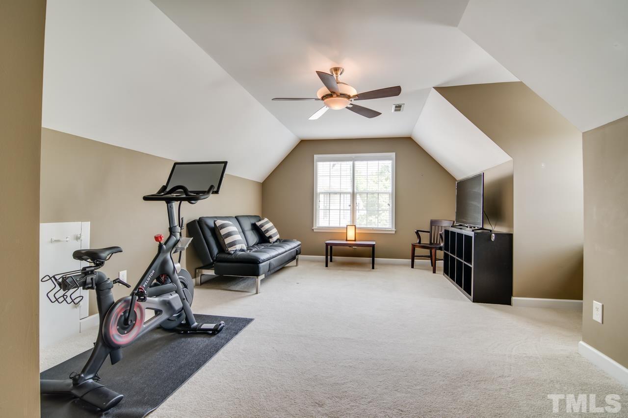 8 Silverwood Court
