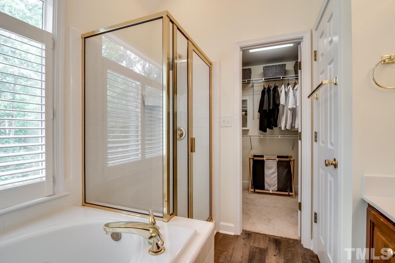 8 Silverwood Court
