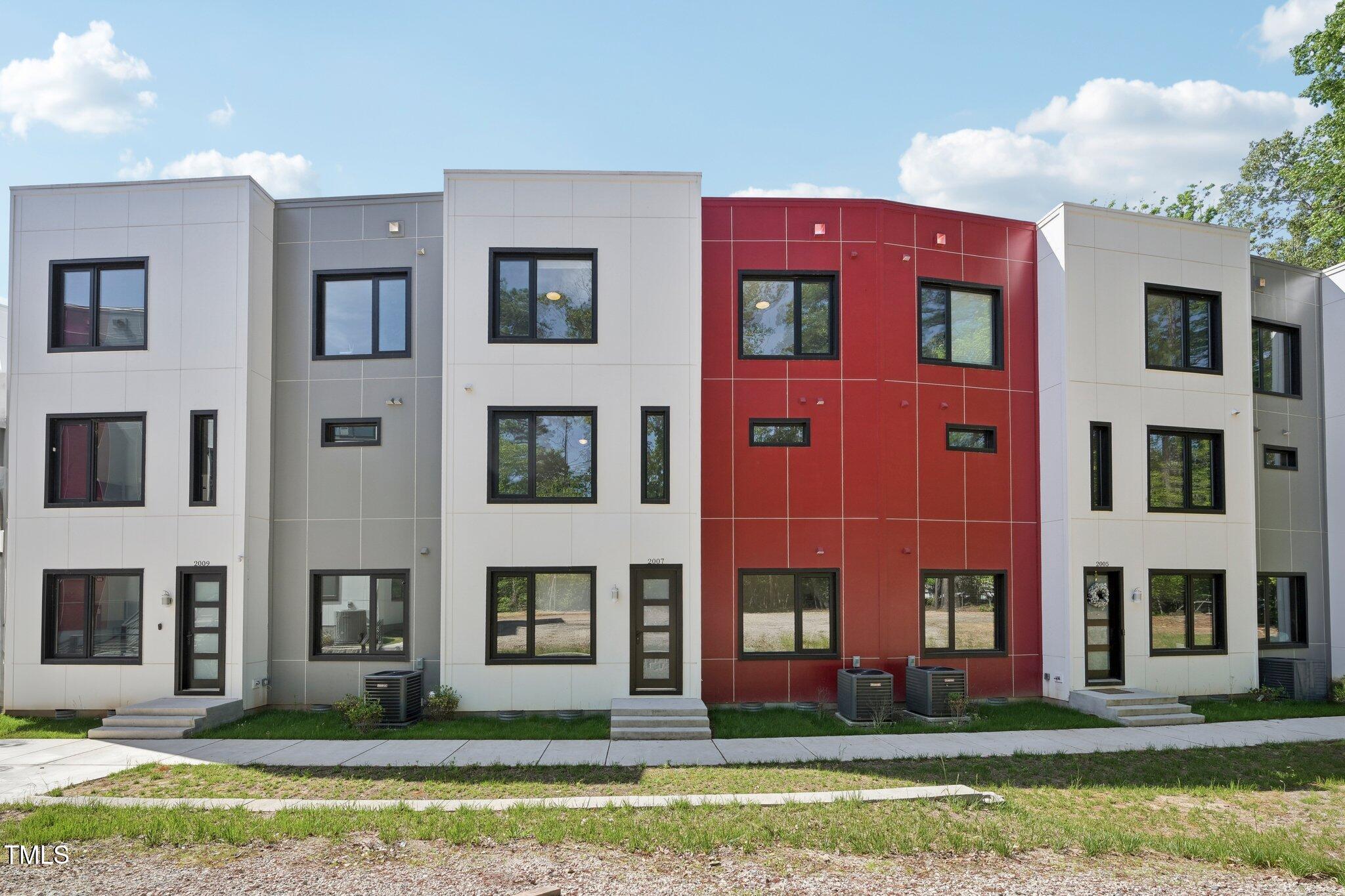 2007 Jade Street
