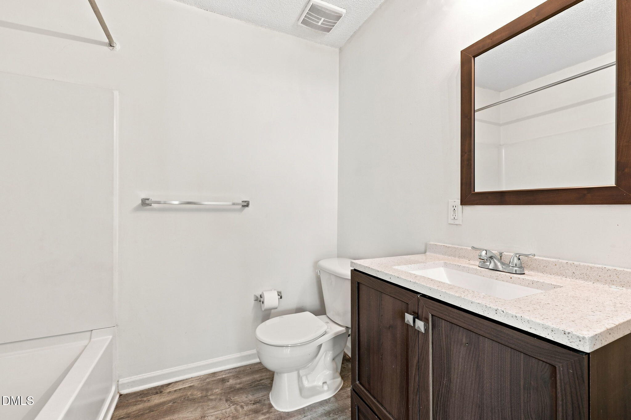 1305 Kent Road