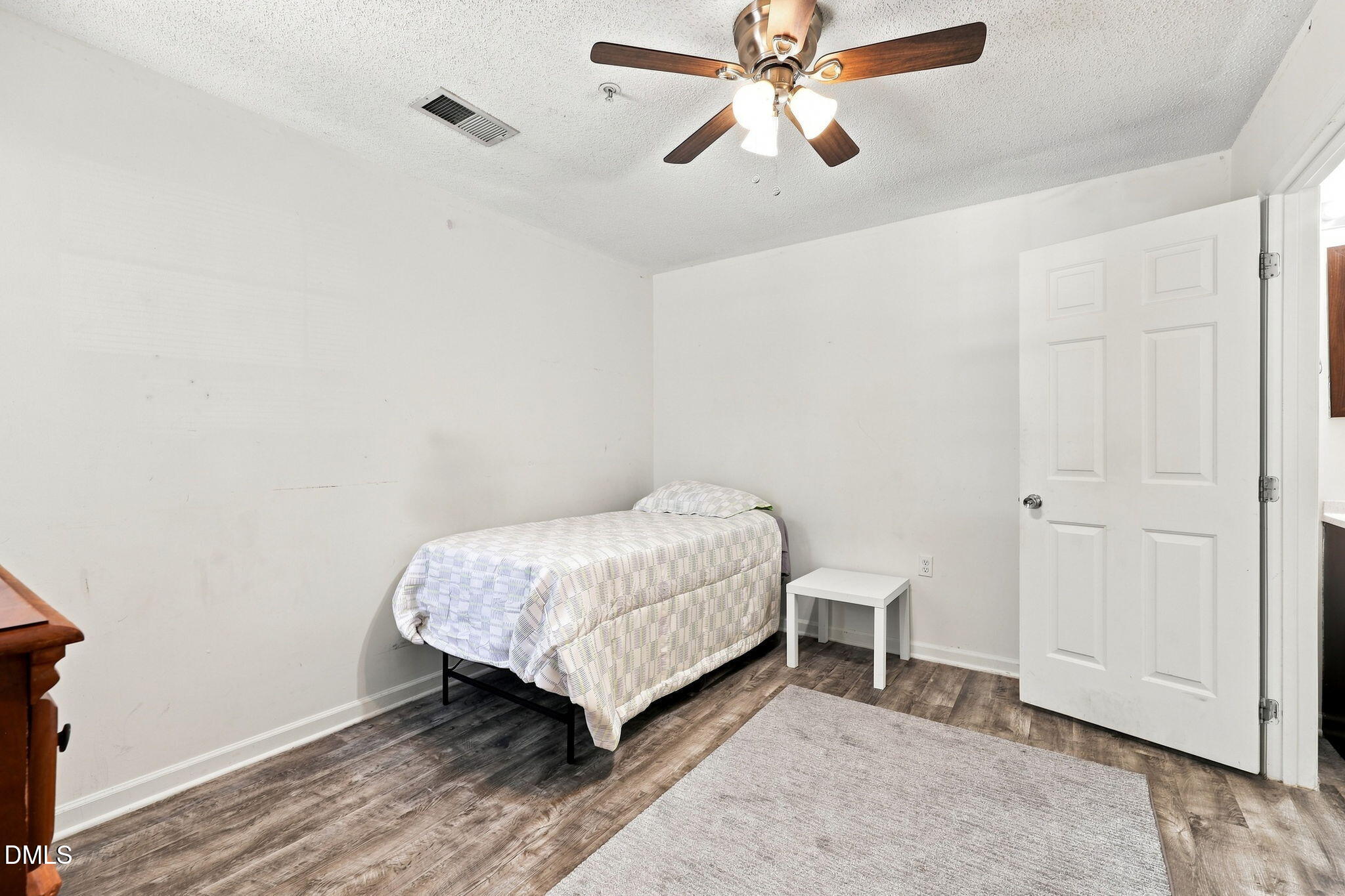 1305 Kent Road
