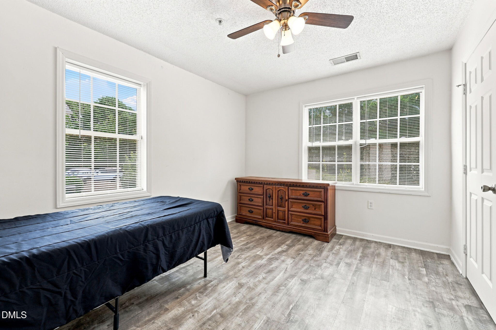 1305 Kent Road