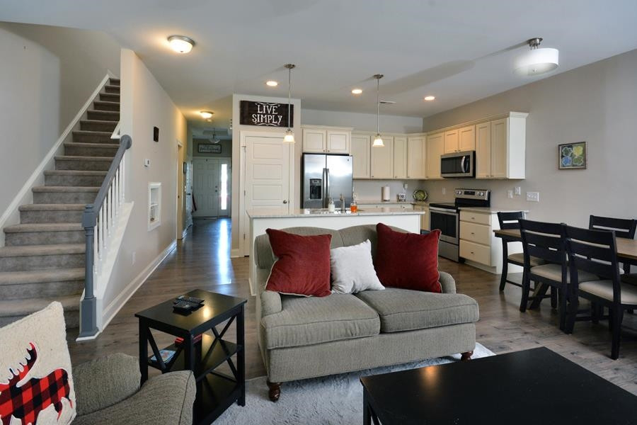 1567 Quail Circle