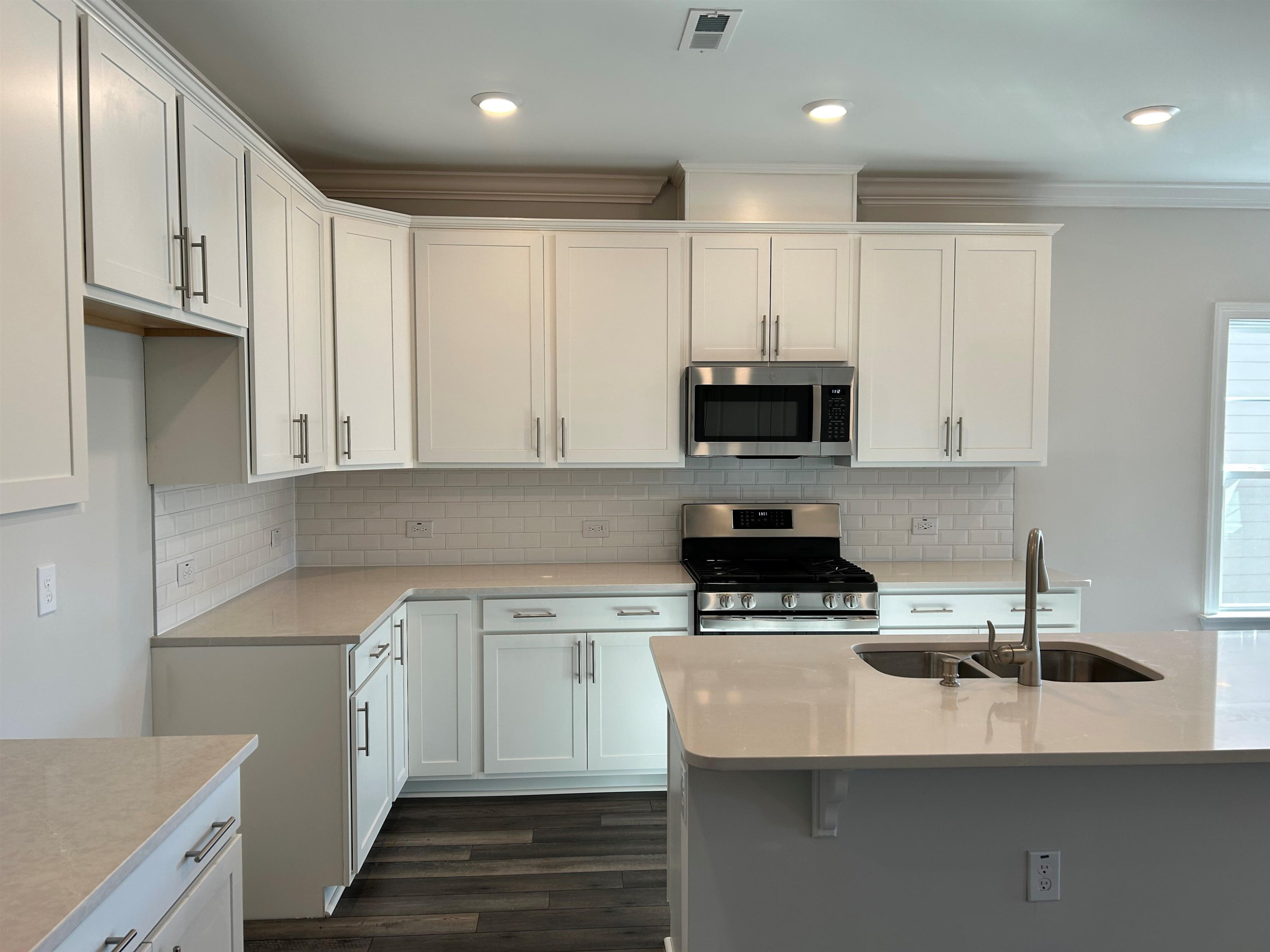 1109 White Flint Circle