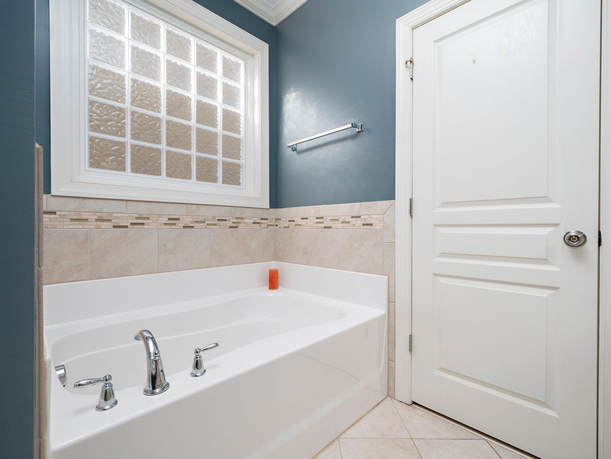 1315 Formal Garden Way