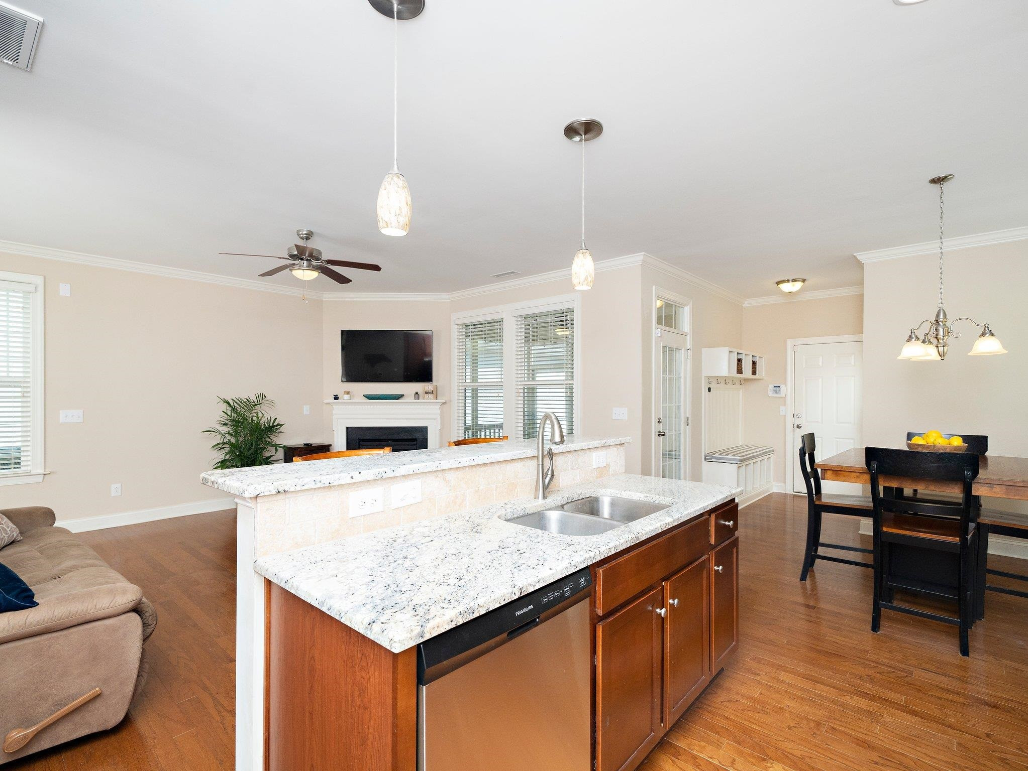 1315 Formal Garden Way