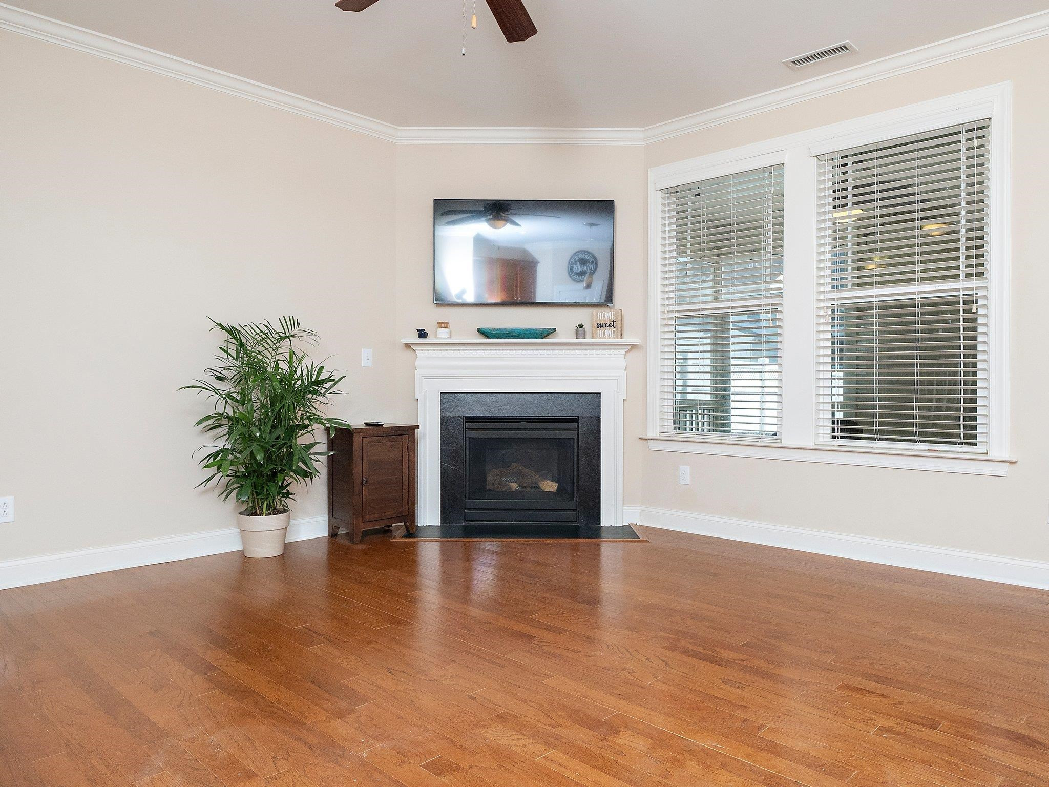 1315 Formal Garden Way