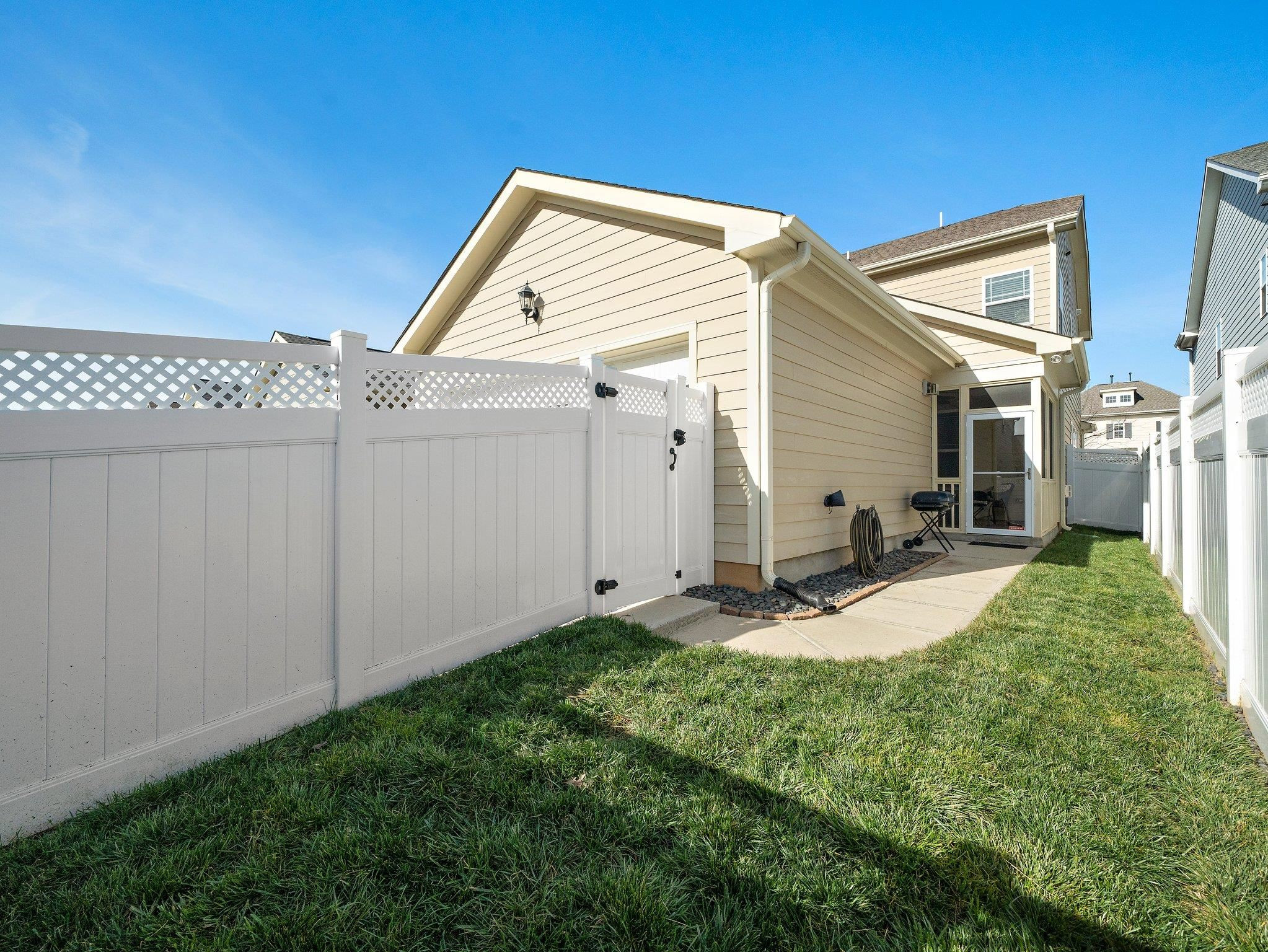 1315 Formal Garden Way