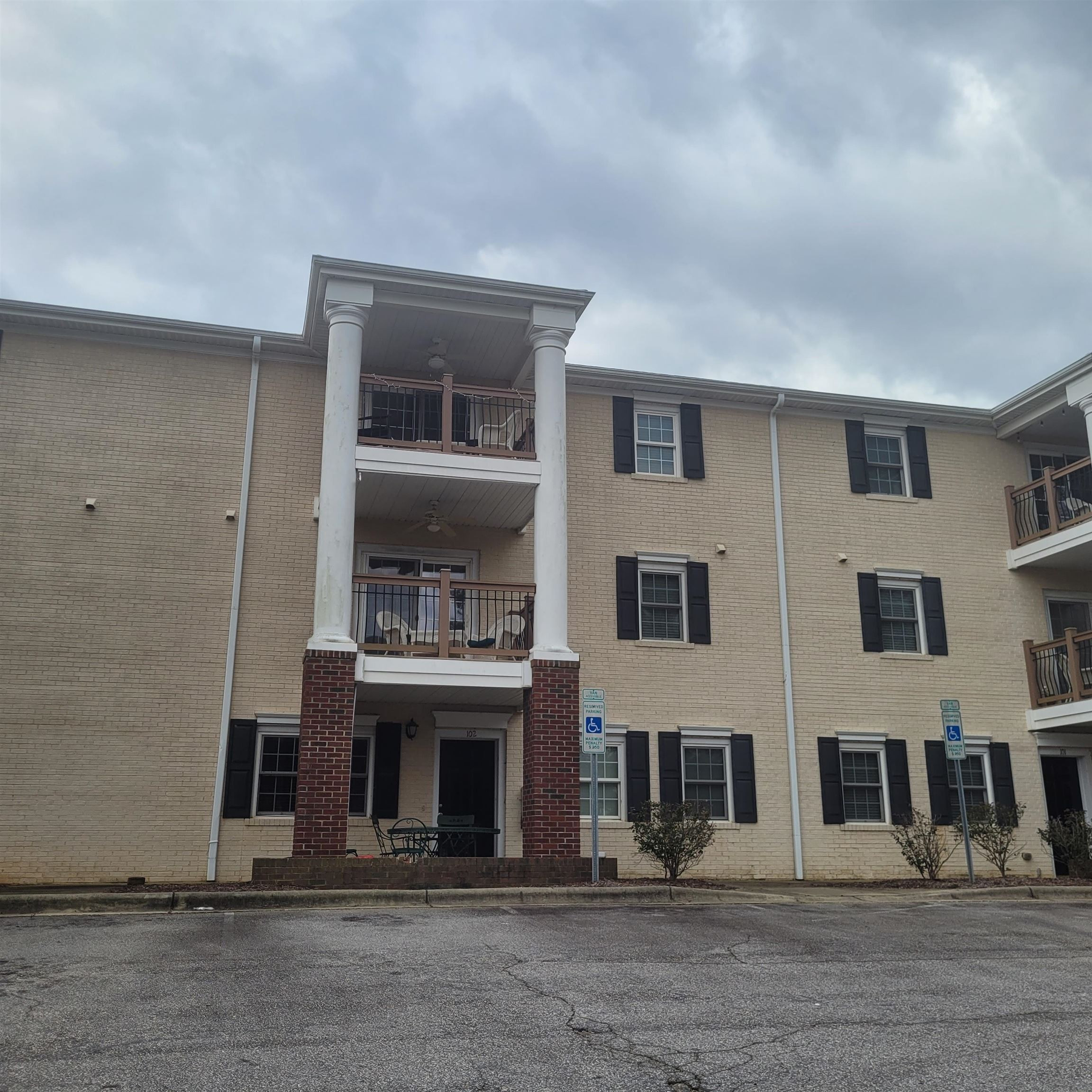 720 Bilyeu Street Unit: 102