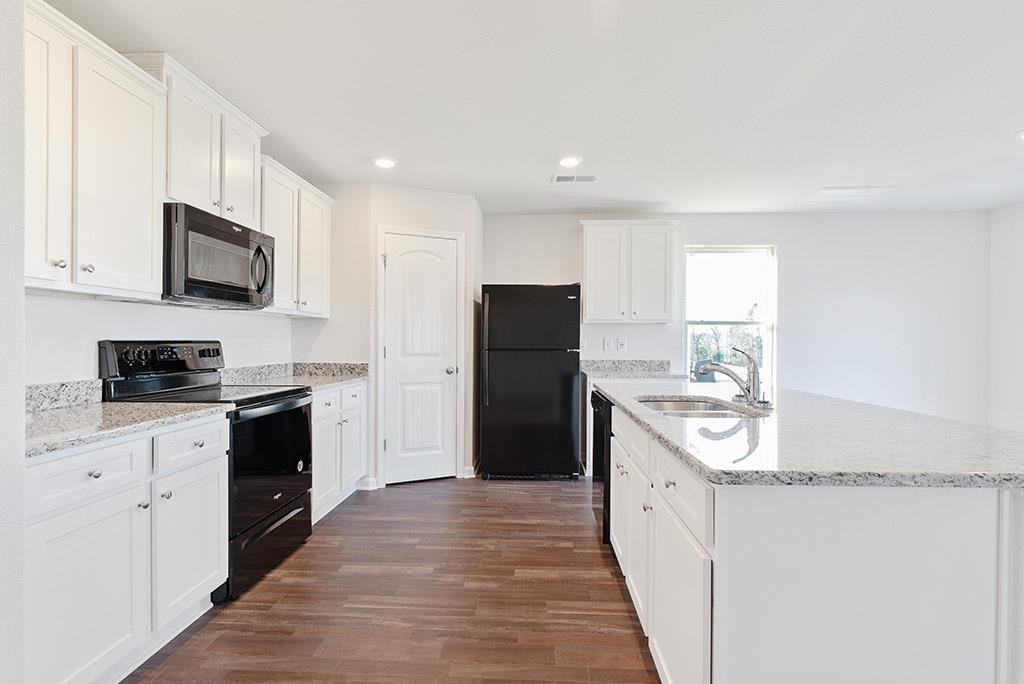 828 Avery Pond Drive