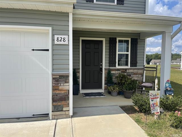 828 Avery Pond Drive