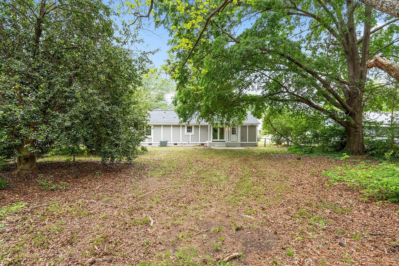 1406 Foxwood Drive