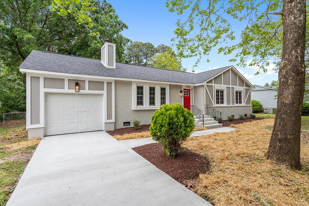 1406 Foxwood Drive