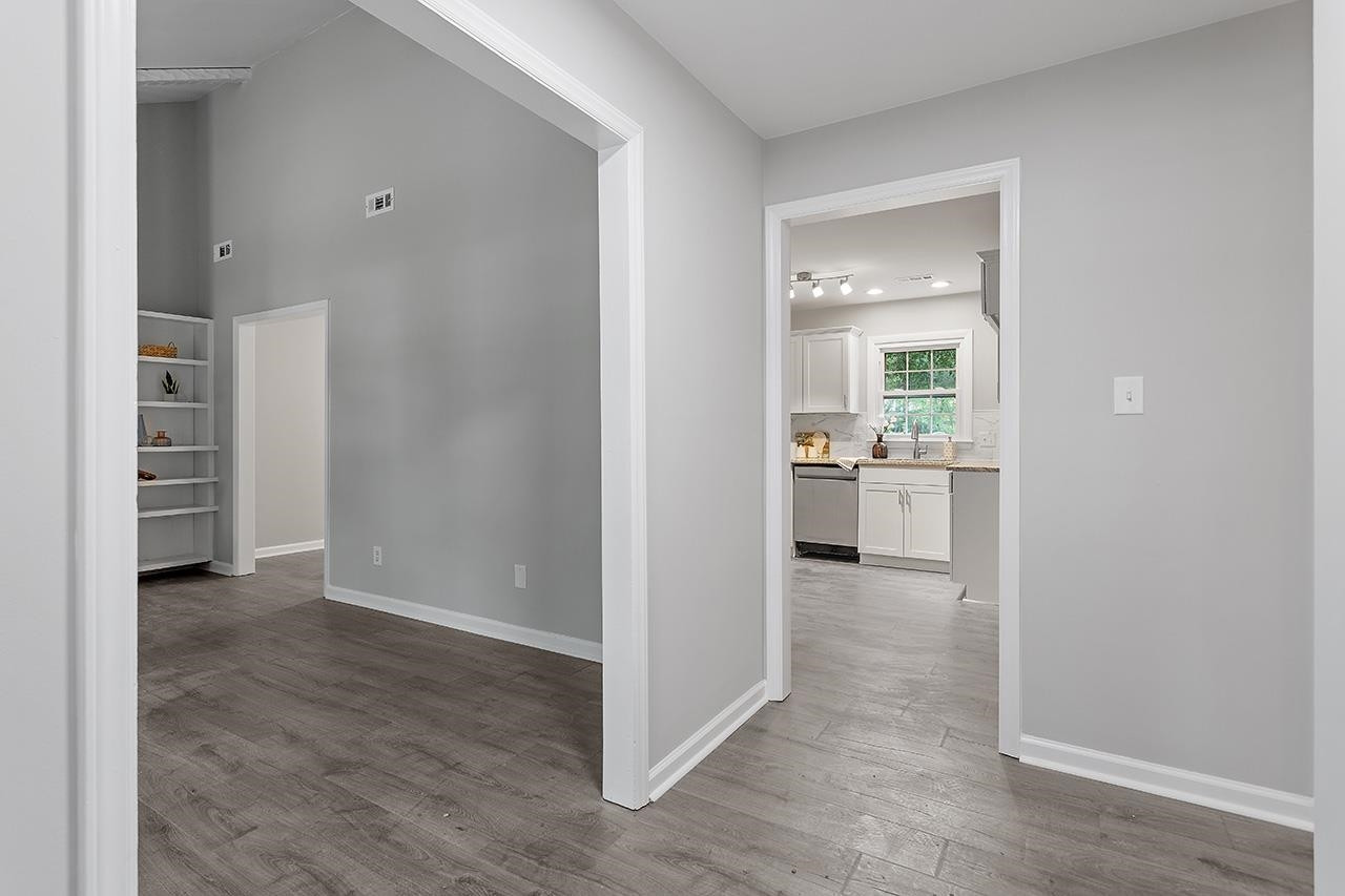 1406 Foxwood Drive