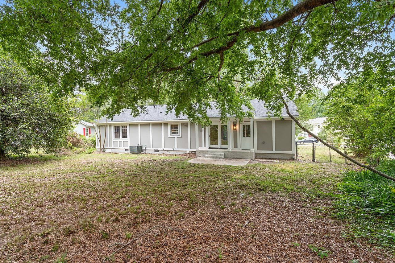 1406 Foxwood Drive