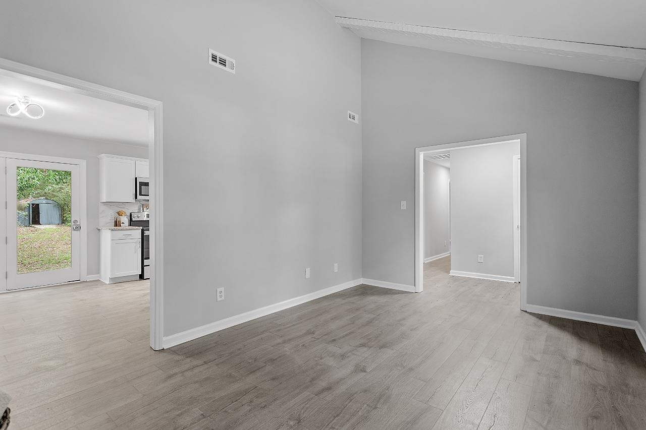 1406 Foxwood Drive