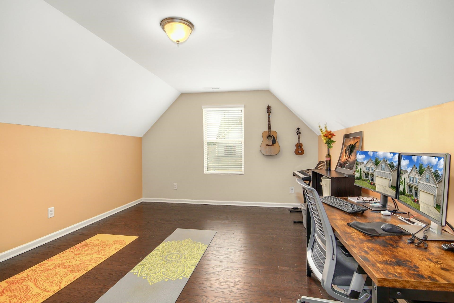 107 Northern Shrike Court