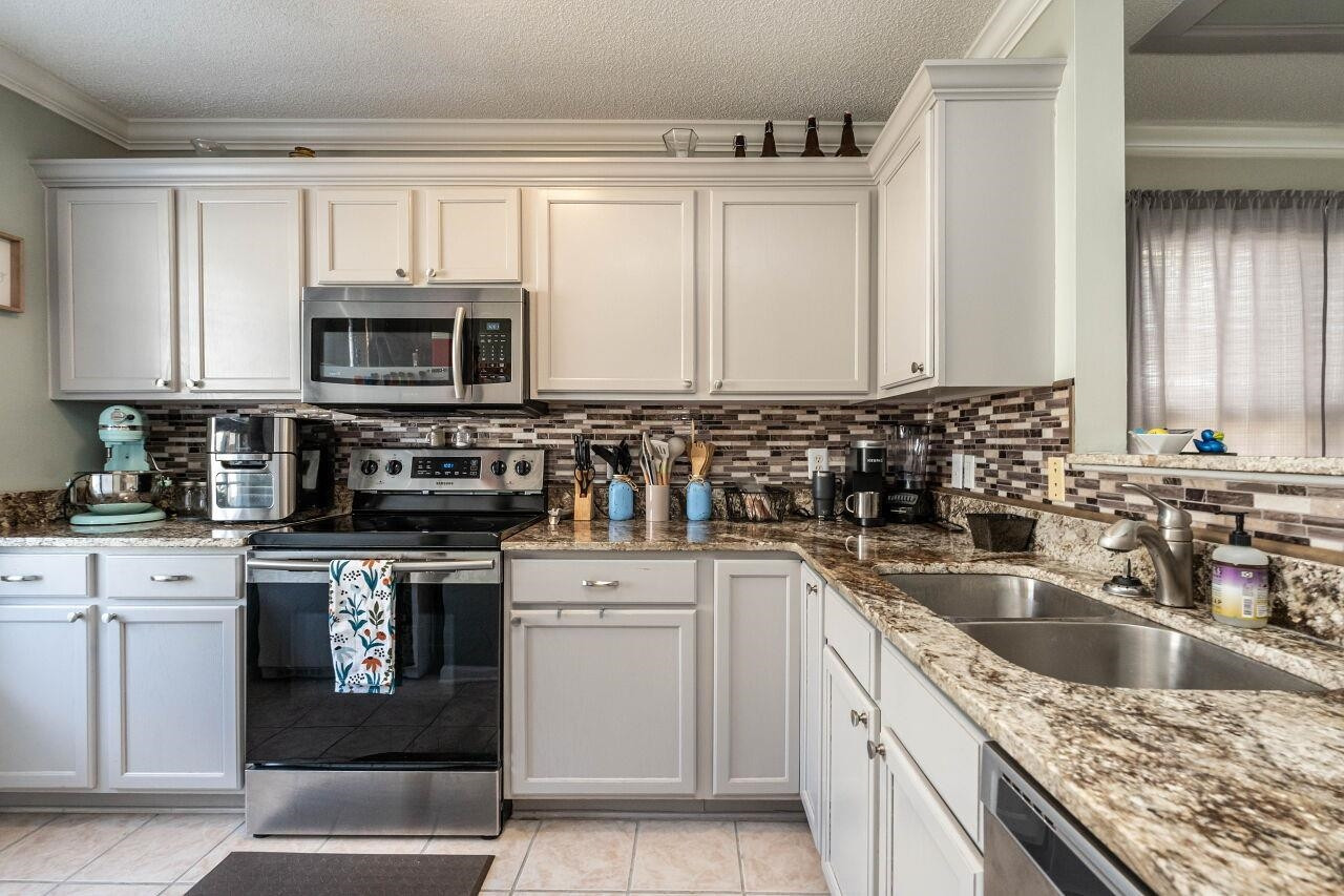 2242 Turtle Point Drive