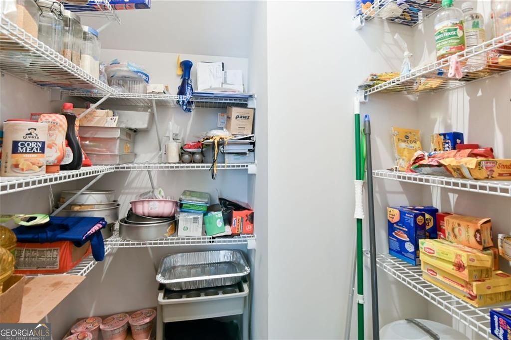 2093 Blackbird Circle