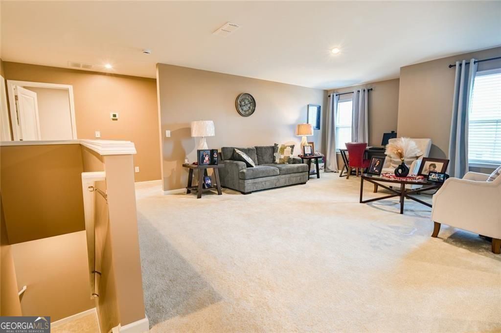 2093 Blackbird Circle