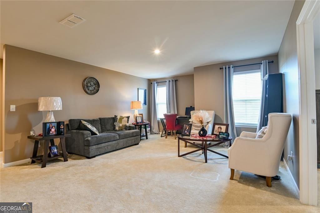 2093 Blackbird Circle