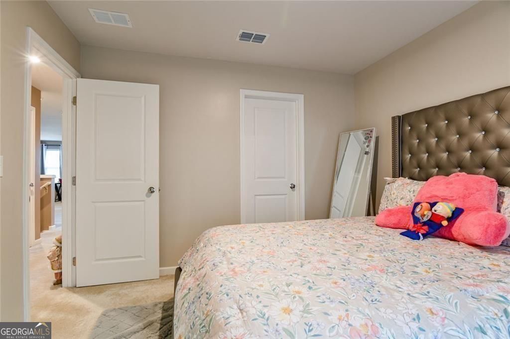 2093 Blackbird Circle