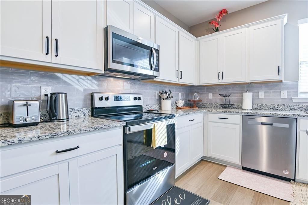 2093 Blackbird Circle