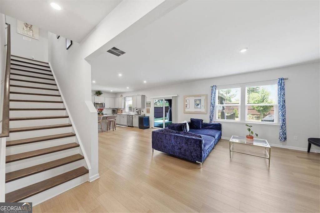 2268 Blackbird Circle