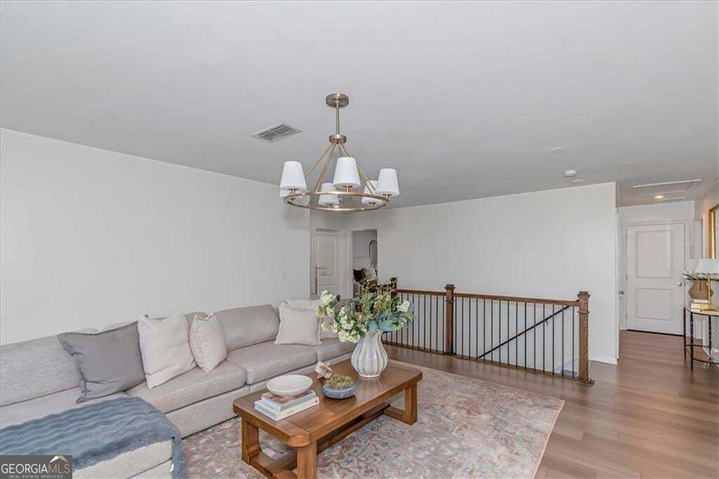 2131 BLACKBIRD Circle