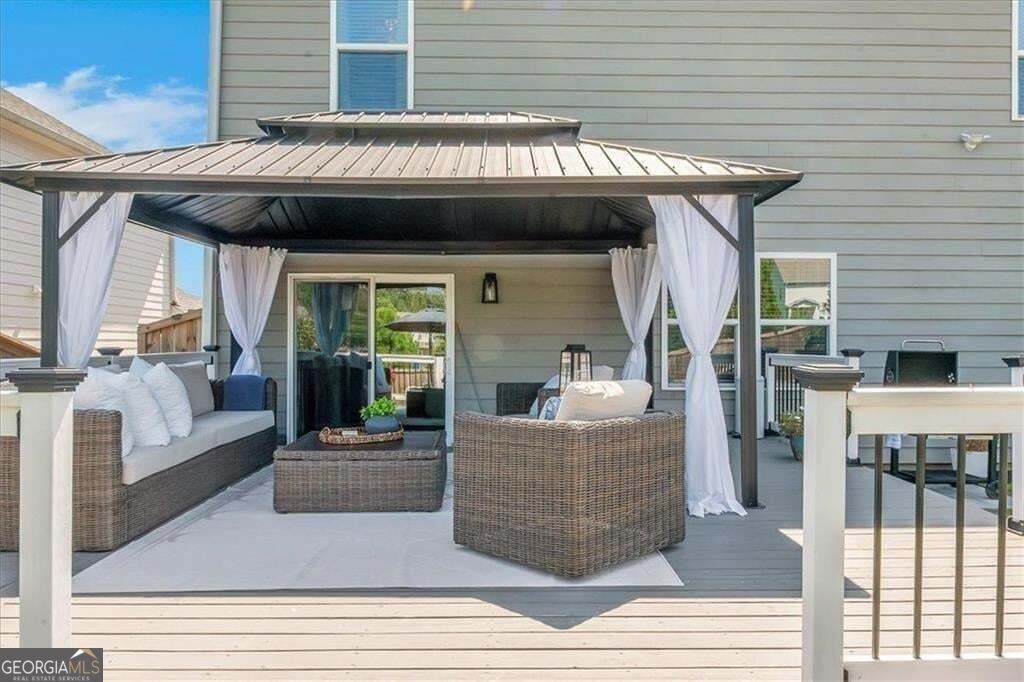 2131 BLACKBIRD Circle