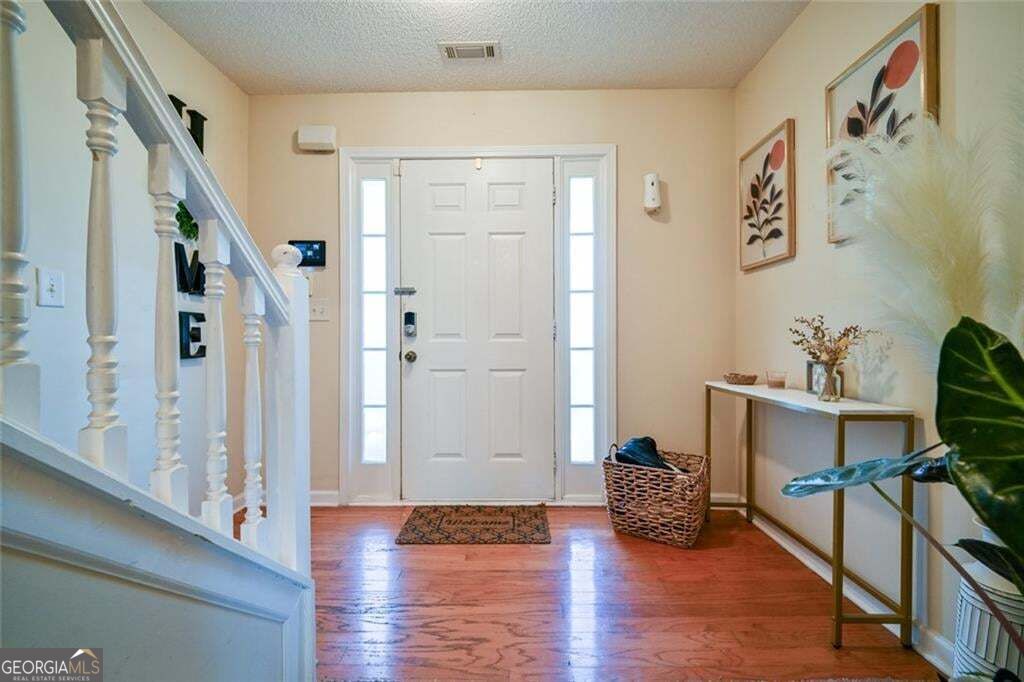 1476 April Lane