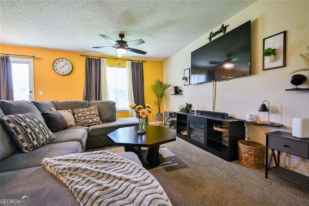 1476 April Lane