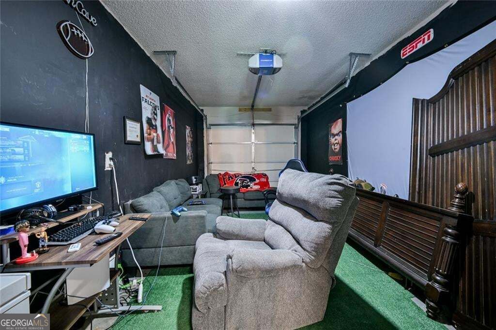 1476 April Lane