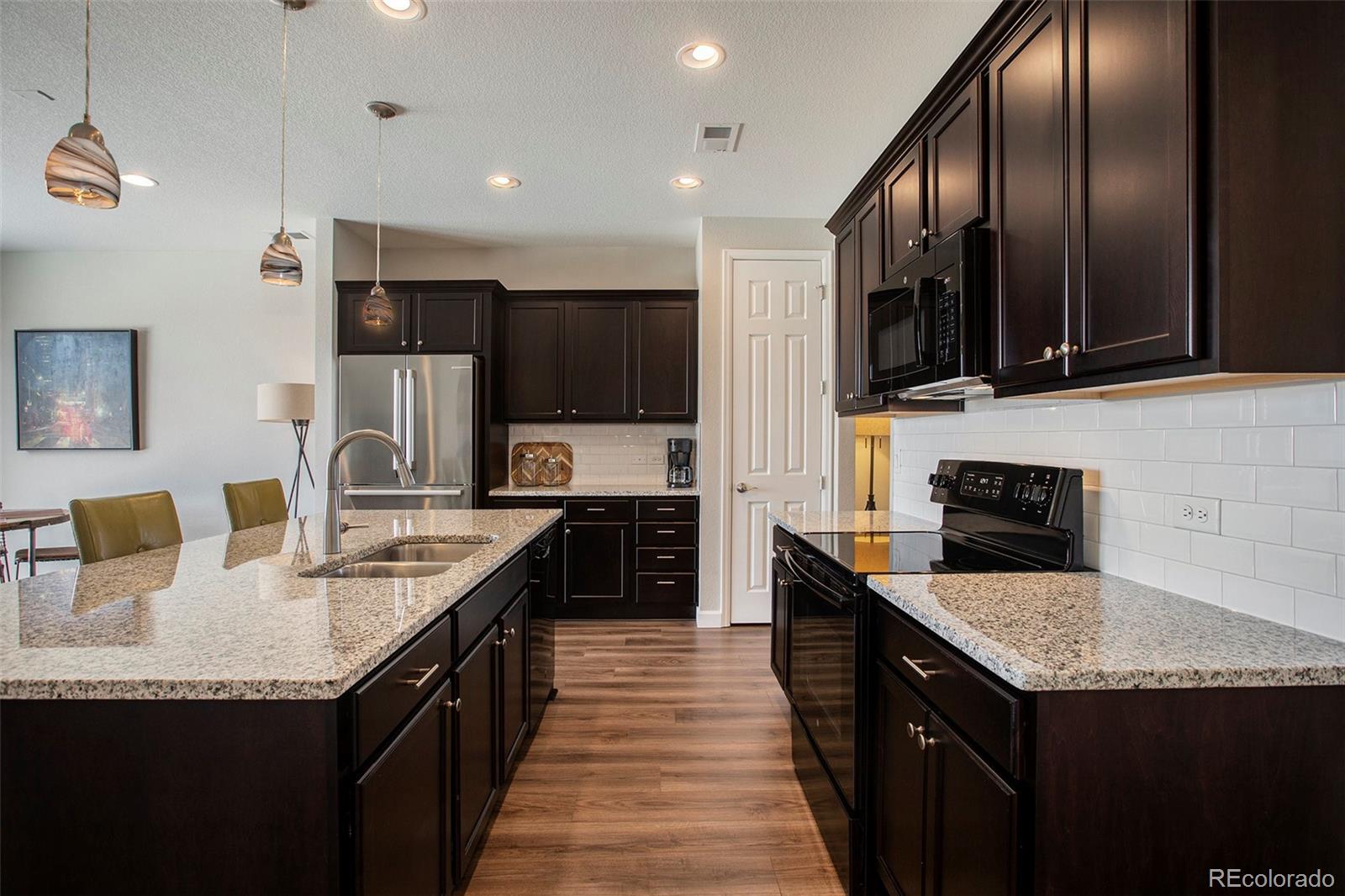 431 Vista Cliff Circle