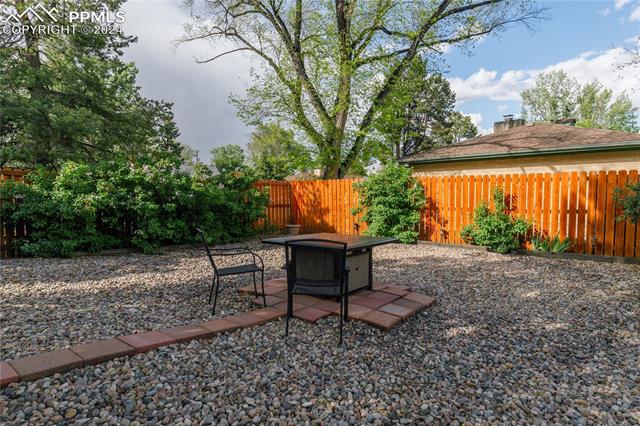 815 Cresta Road
