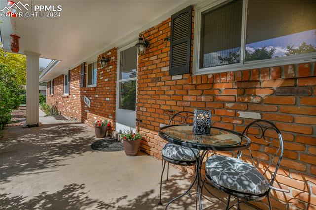 815 Cresta Road