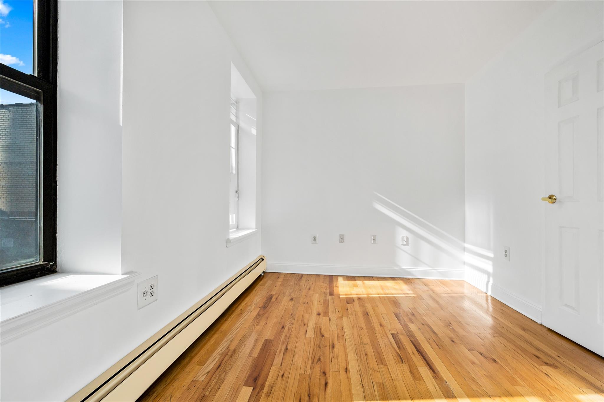 278 Nagle Avenue Unit: 2E