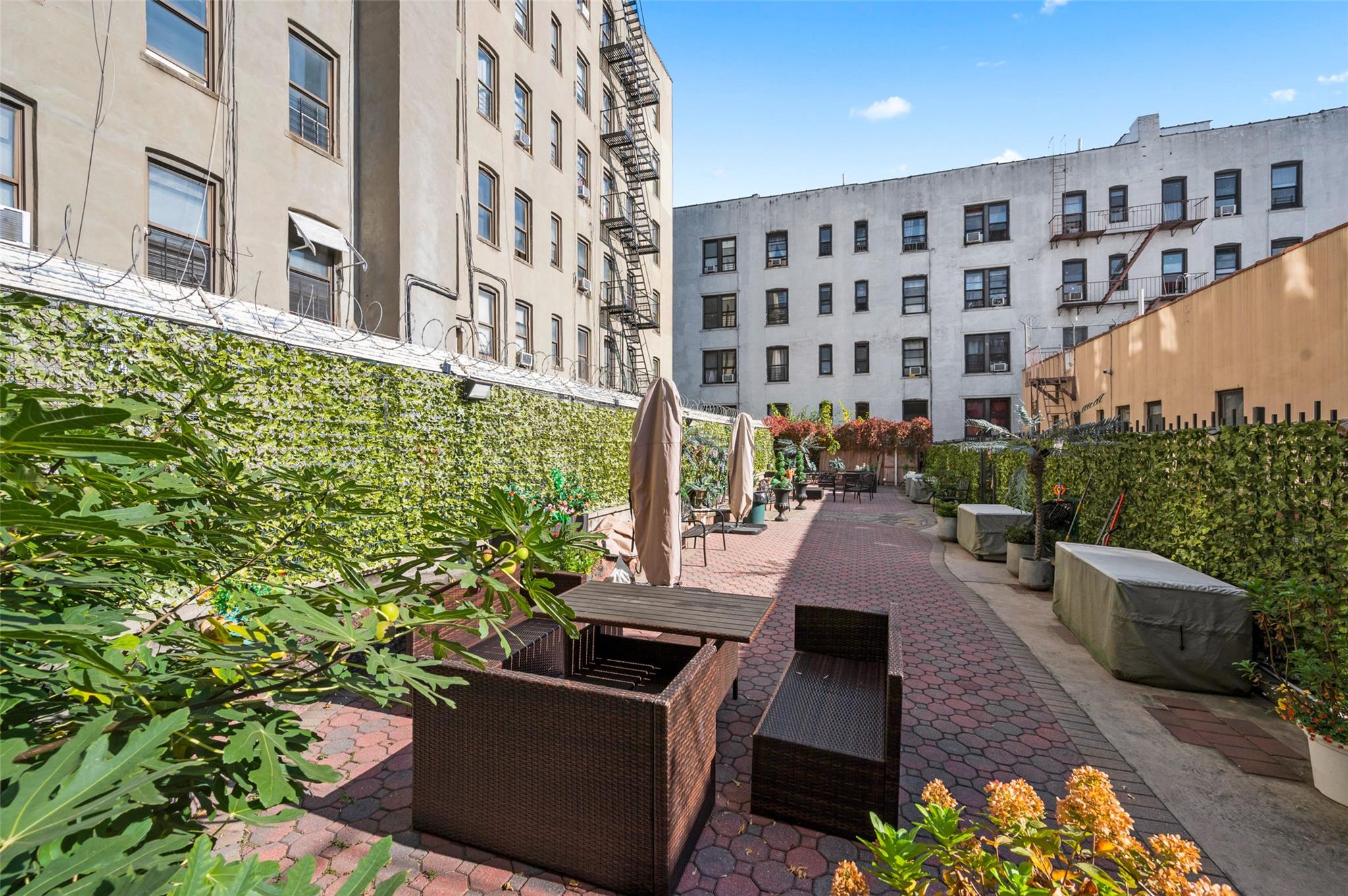 278 Nagle Avenue Unit: 2E