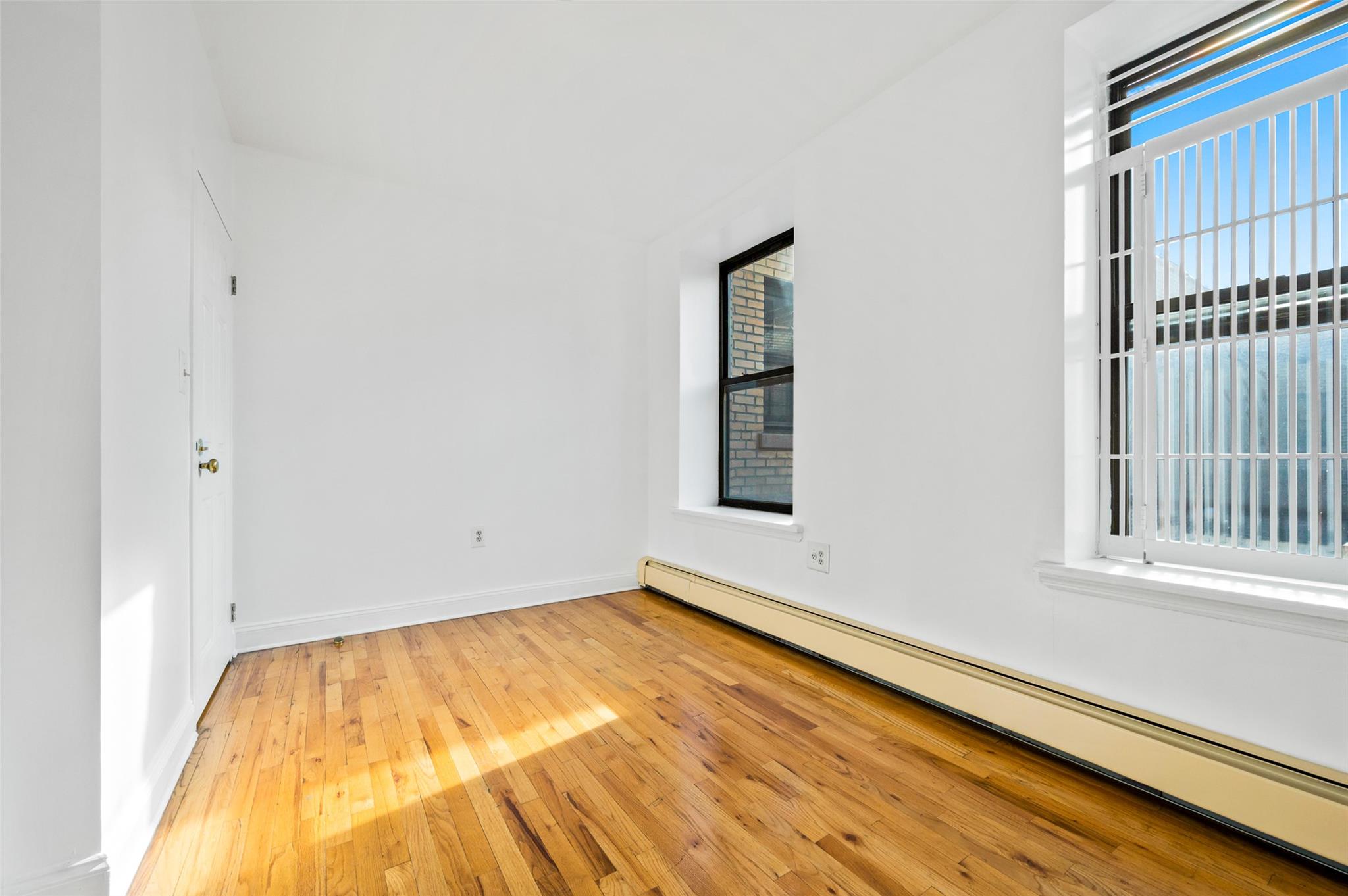 278 Nagle Avenue Unit: 2E