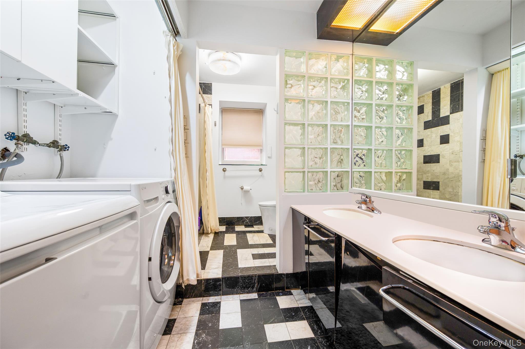 439 Lafayette Street Unit: 3