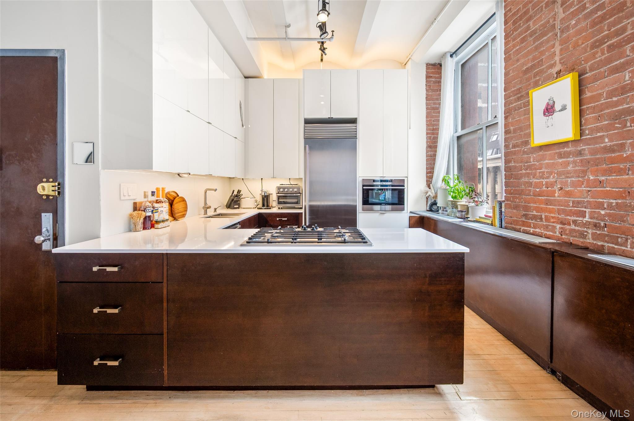 439 Lafayette Street Unit: 3