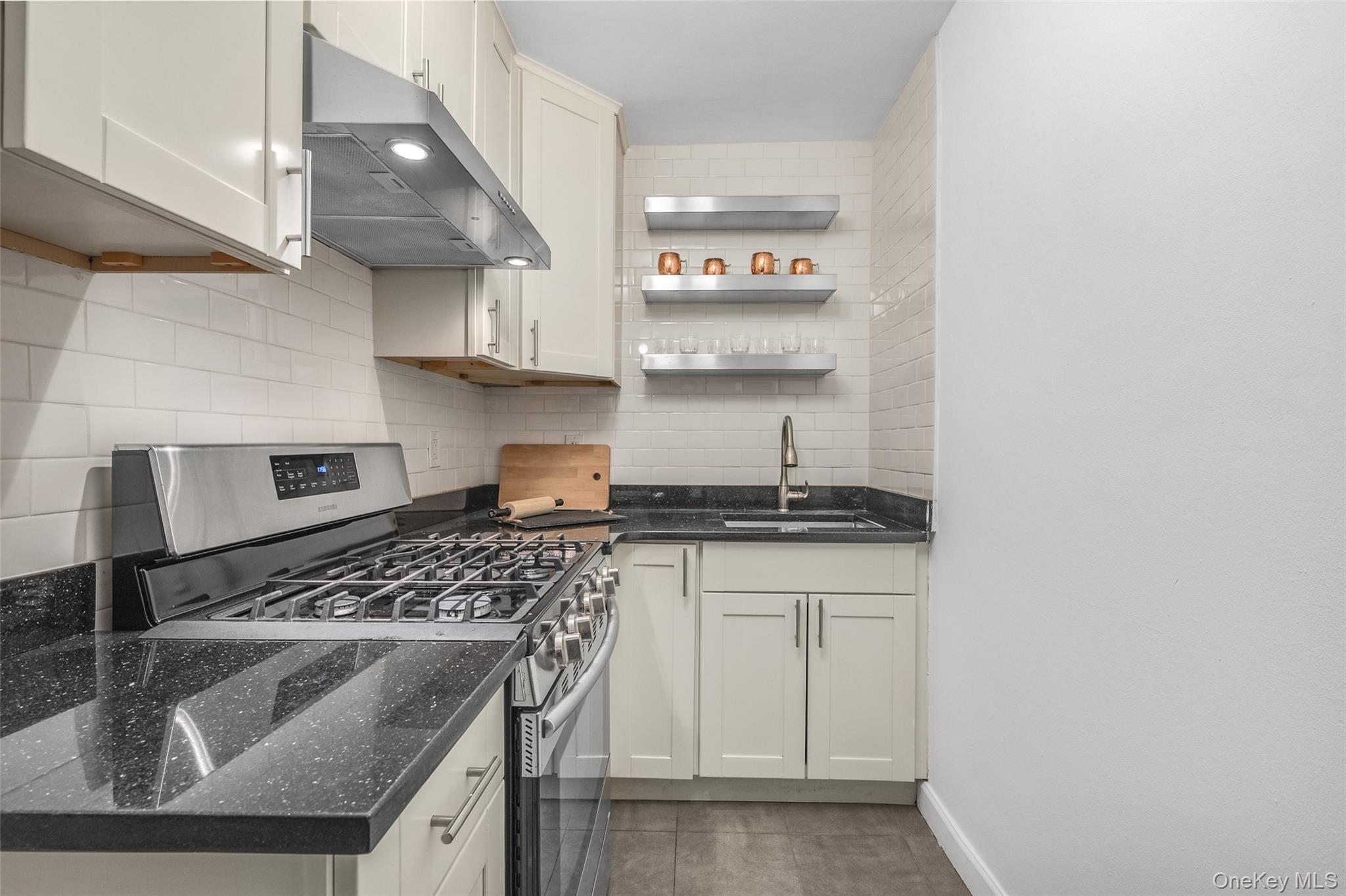 415 Argyle Road Unit: 4W