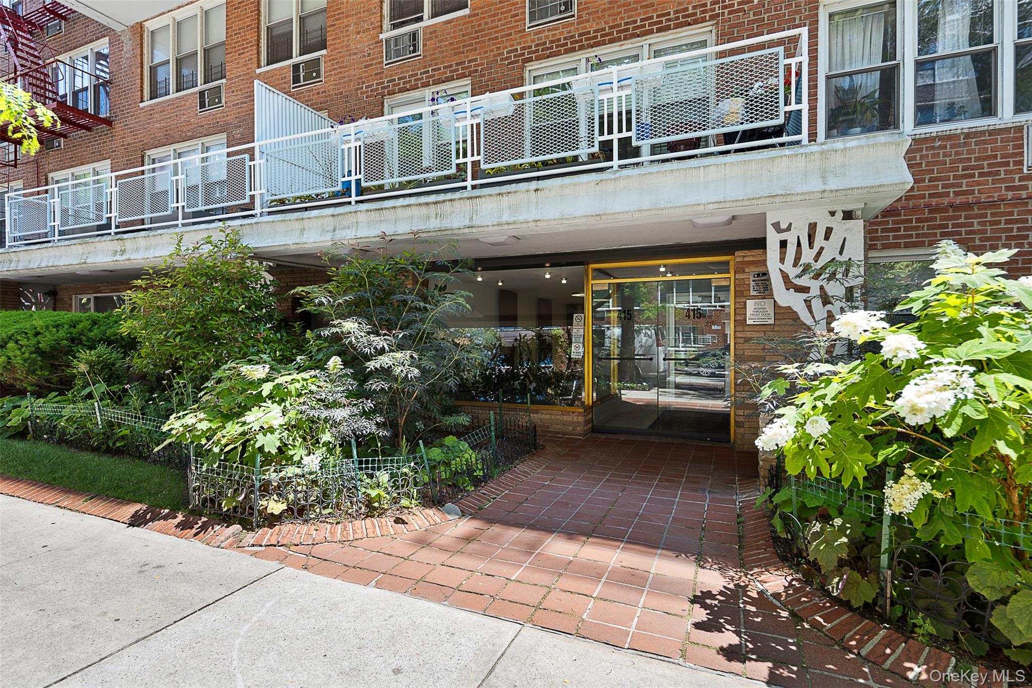 415 Argyle Road Unit: 4W