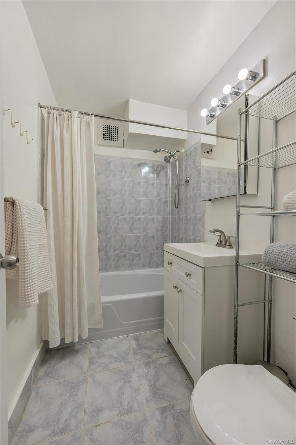 415 Argyle Road Unit: 4W